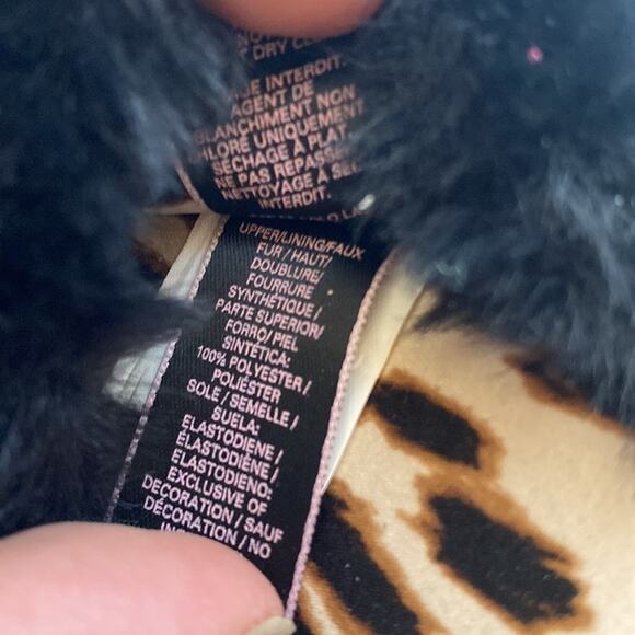 Victoria's Secret Leopard Fuzzy Slippers Size Medium - Picture 8 of 11